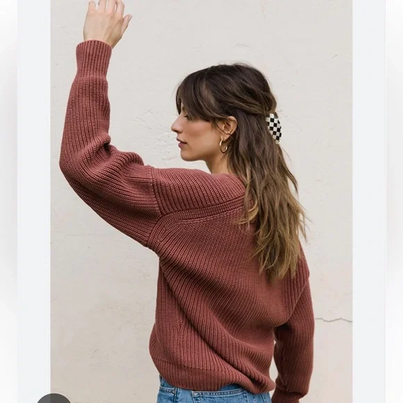 Tradlands Rust-Brown V-Neck Button Cardigan - Picture 2 of 8